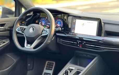 Volkswagen Golf VIII, 2022 год, 2 090 000 рублей, 10 фотография