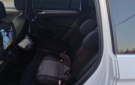 Volkswagen Tiguan II, 2021 год, 3 950 000 рублей, 10 фотография