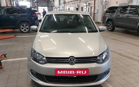 Volkswagen Polo VI (EU Market), 2012 год, 590 000 рублей, 2 фотография