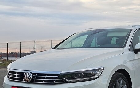 Volkswagen Passat B8 рестайлинг, 2016 год, 1 850 000 рублей, 2 фотография