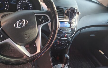 Hyundai Solaris II рестайлинг, 2012 год, 925 000 рублей, 6 фотография