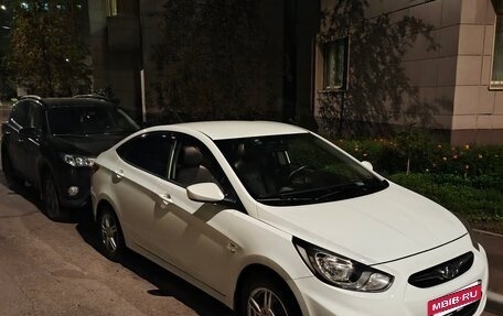 Hyundai Solaris II рестайлинг, 2012 год, 925 000 рублей, 10 фотография