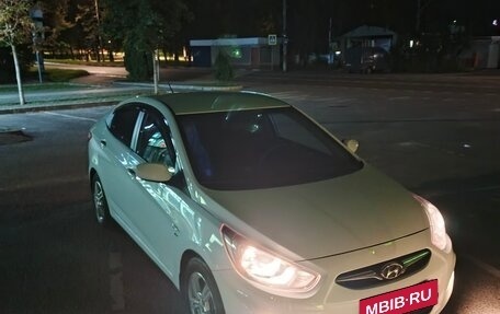 Hyundai Solaris II рестайлинг, 2012 год, 925 000 рублей, 5 фотография