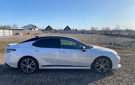 Toyota Camry, 2021 год, 3 290 000 рублей, 3 фотография