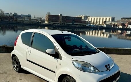 Peugeot 107 I рестайлинг, 2011 год, 630 000 рублей, 1 фотография