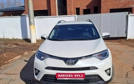 Toyota RAV4, 2016 год, 2 210 000 рублей, 6 фотография