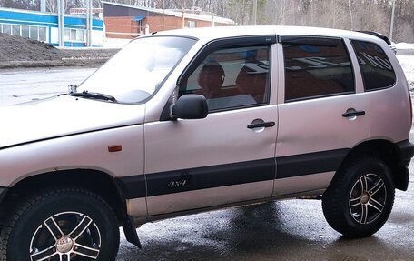 Chevrolet Niva I рестайлинг, 2004 год, 270 000 рублей, 2 фотография