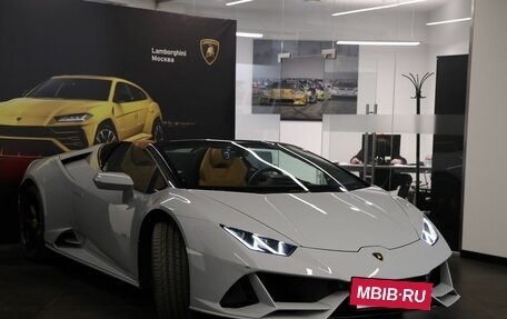 Lamborghini Huracán, 2023 год, 35 000 000 рублей, 3 фотография