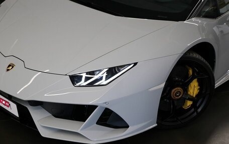 Lamborghini Huracán, 2023 год, 35 000 000 рублей, 8 фотография