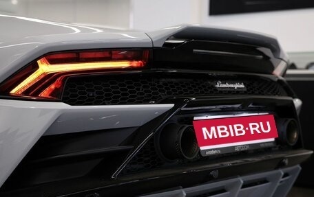 Lamborghini Huracán, 2023 год, 35 000 000 рублей, 13 фотография