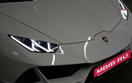 Lamborghini Huracán, 2023 год, 35 000 000 рублей, 17 фотография