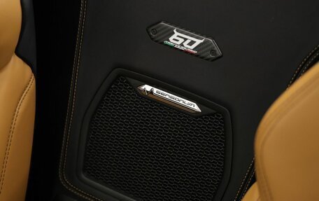 Lamborghini Huracán, 2023 год, 35 000 000 рублей, 30 фотография