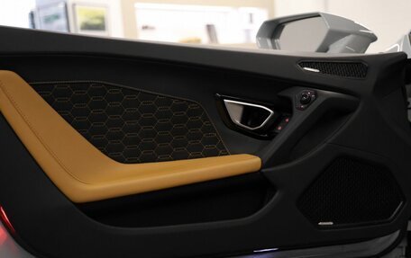 Lamborghini Huracán, 2023 год, 35 000 000 рублей, 33 фотография