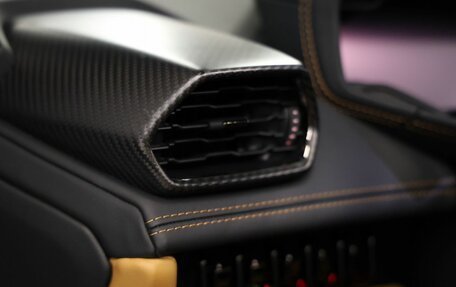 Lamborghini Huracán, 2023 год, 35 000 000 рублей, 35 фотография