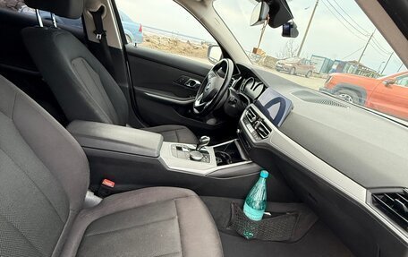 BMW 3 серия, 2020 год, 2 400 000 рублей, 3 фотография