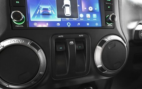 Jeep Wrangler, 2013 год, 3 175 000 рублей, 25 фотография