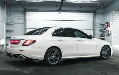 Mercedes-Benz E-Класс, 2016 год, 3 200 000 рублей, 3 фотография