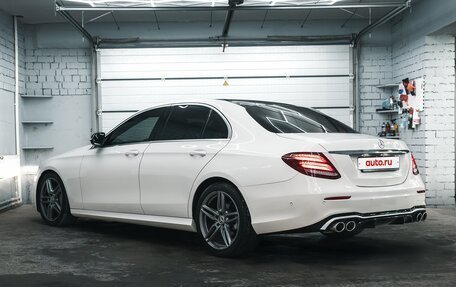 Mercedes-Benz E-Класс, 2016 год, 3 200 000 рублей, 5 фотография