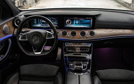 Mercedes-Benz E-Класс, 2016 год, 3 200 000 рублей, 14 фотография