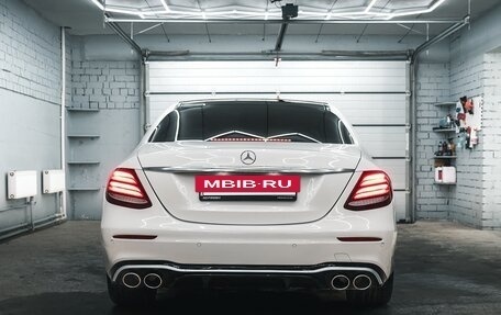 Mercedes-Benz E-Класс, 2016 год, 3 200 000 рублей, 4 фотография