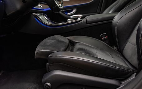 Mercedes-Benz E-Класс, 2016 год, 3 200 000 рублей, 28 фотография