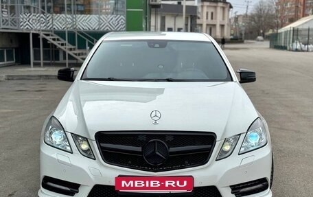 Mercedes-Benz E-Класс, 2012 год, 1 900 000 рублей, 3 фотография