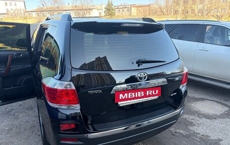 Toyota Highlander III, 2012 год, 2 900 000 рублей, 8 фотография