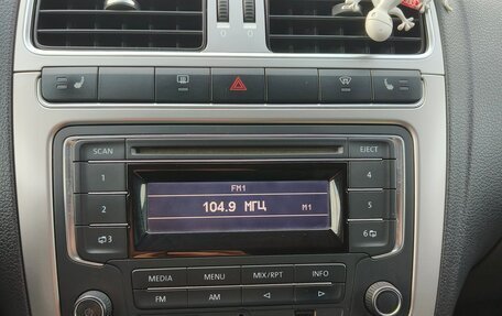 Volkswagen Polo VI (EU Market), 2013 год, 900 000 рублей, 15 фотография