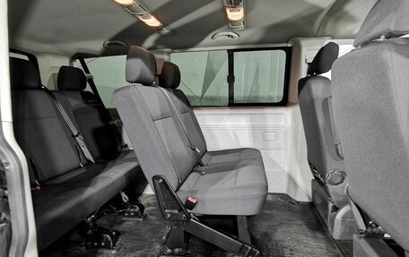 Volkswagen Caravelle T6 рестайлинг, 2018 год, 2 455 000 рублей, 17 фотография