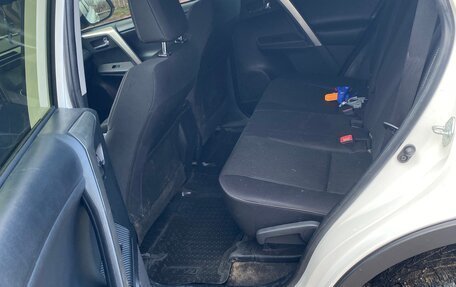 Toyota RAV4, 2015 год, 1 950 000 рублей, 7 фотография