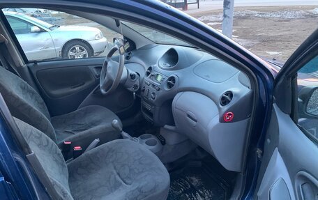 Toyota Yaris I рестайлинг, 2002 год, 350 000 рублей, 6 фотография