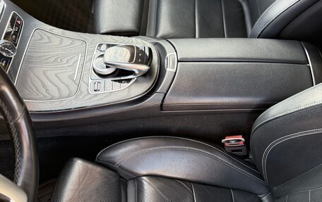 Mercedes-Benz E-Класс, 2019 год, 2 900 000 рублей, 11 фотография