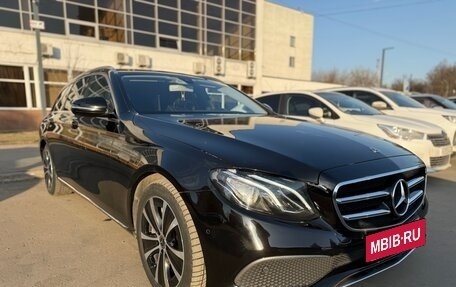 Mercedes-Benz E-Класс, 2019 год, 2 900 000 рублей, 3 фотография