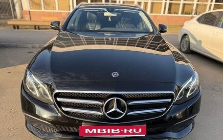 Mercedes-Benz E-Класс, 2019 год, 2 900 000 рублей, 2 фотография