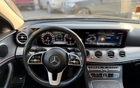 Mercedes-Benz E-Класс, 2019 год, 2 900 000 рублей, 16 фотография