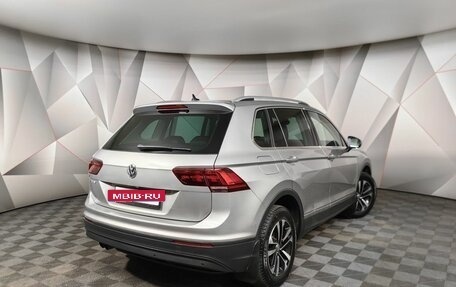 Volkswagen Tiguan II, 2019 год, 2 365 000 рублей, 2 фотография