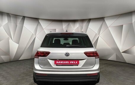 Volkswagen Tiguan II, 2019 год, 2 365 000 рублей, 8 фотография