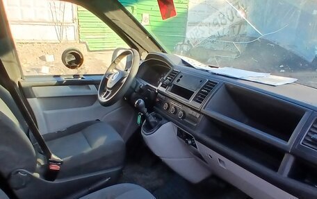 Volkswagen Transporter T6 рестайлинг, 2016 год, 1 350 000 рублей, 9 фотография