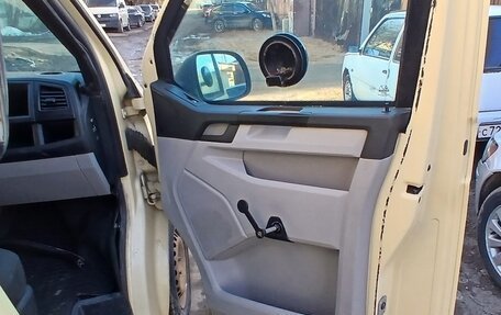 Volkswagen Transporter T6 рестайлинг, 2016 год, 1 350 000 рублей, 10 фотография