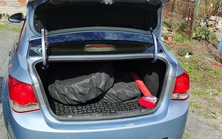 Chevrolet Cruze II, 2010 год, 500 000 рублей, 3 фотография