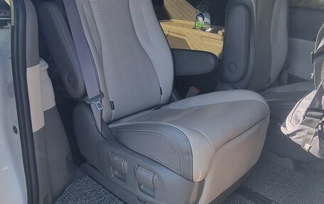 KIA Carnival, 2022 год, 4 450 000 рублей, 6 фотография