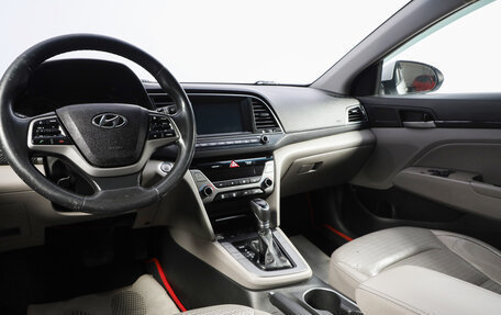 Hyundai Elantra VI рестайлинг, 2015 год, 1 309 000 рублей, 10 фотография