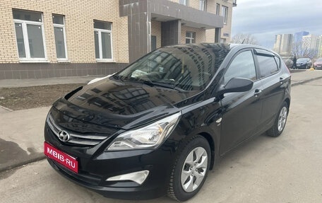 Hyundai Solaris II рестайлинг, 2014 год, 1 030 000 рублей, 1 фотография
