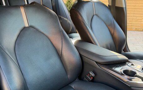 Toyota Camry, 2020 год, 2 400 000 рублей, 6 фотография