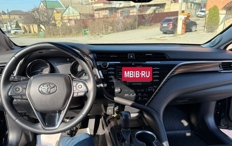 Toyota Camry, 2020 год, 2 400 000 рублей, 3 фотография