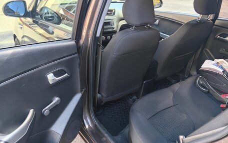 KIA Rio III рестайлинг, 2015 год, 990 000 рублей, 12 фотография