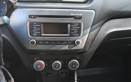 KIA Rio III рестайлинг, 2015 год, 990 000 рублей, 15 фотография