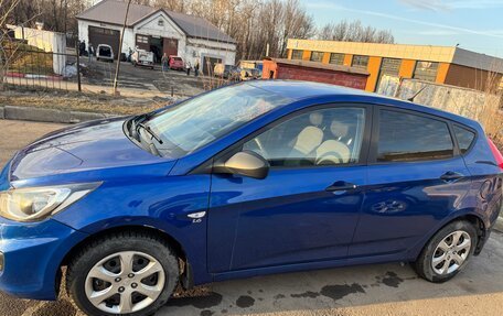 Hyundai Solaris II рестайлинг, 2013 год, 490 000 рублей, 3 фотография