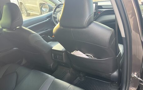 Toyota Camry, 2021 год, 2 800 000 рублей, 11 фотография