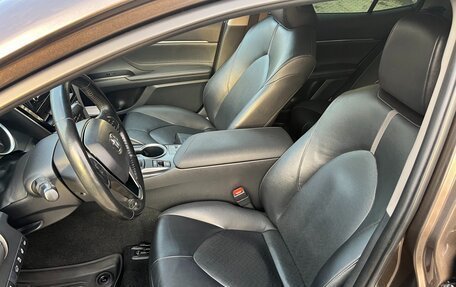 Toyota Camry, 2021 год, 2 800 000 рублей, 7 фотография